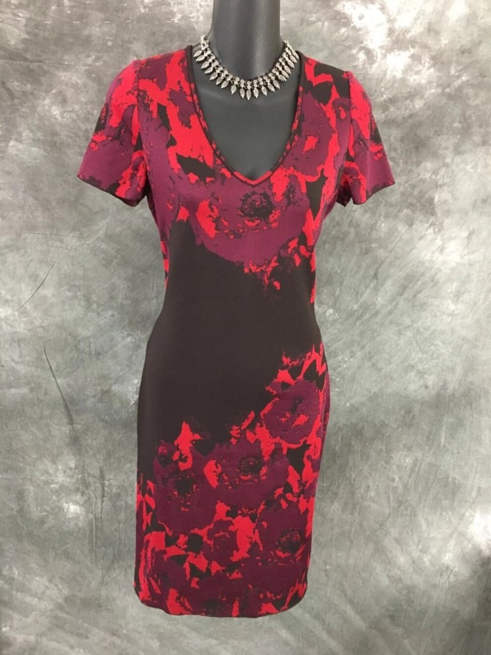 BEAUTIFUL St John knit red black dress size 2